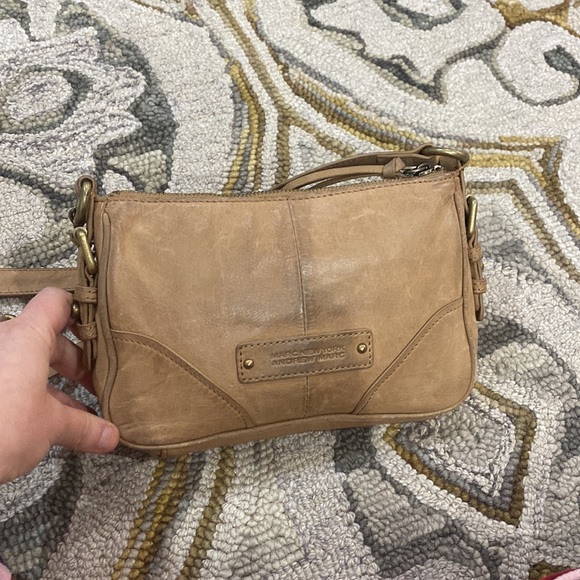 💕 Marc New York tan leather small shoulder bag 💕 - Picture 6 of 13